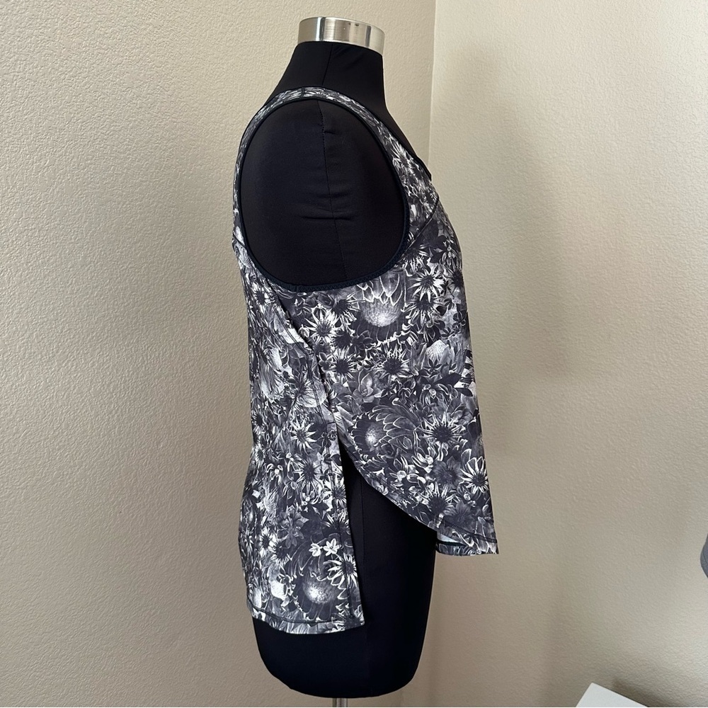 Lululemon Run Split Singlet Gray Black Floral Tan… - image 5